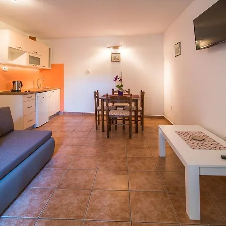 Apartmants Bogdanic Krk Ii *